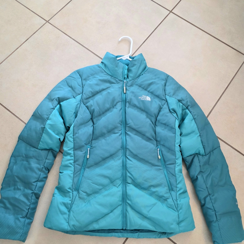 The North Face Women's Fuse Form 700 Down Aqua Puffer Jacket